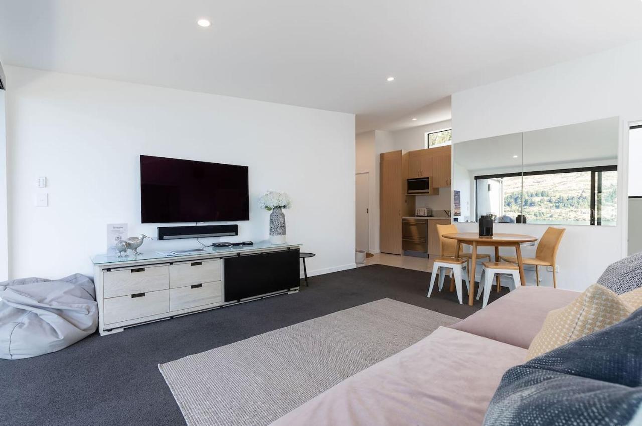 'Lakelife' Lake Front Apartment Queenstown Eksteriør billede
